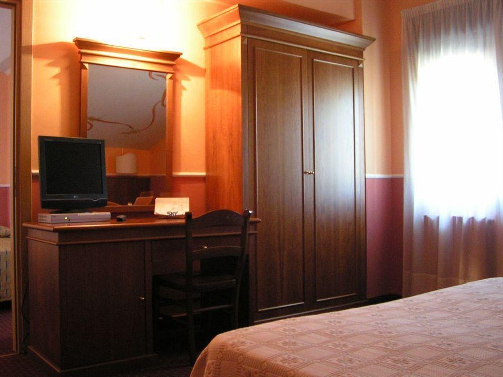 MARCHESINA RESORT srls Teggiano Exteriör bild